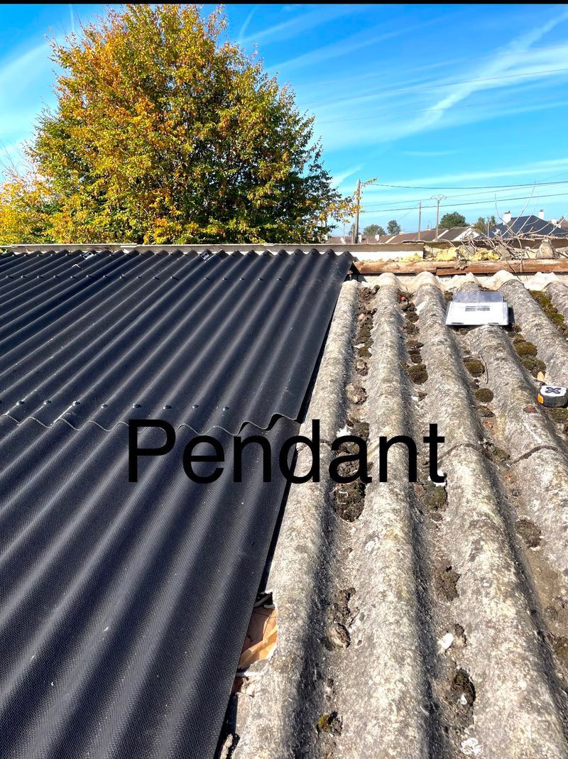 Avant : Rénovation de toiture à Briouze – Remplacement de couverture ondulée