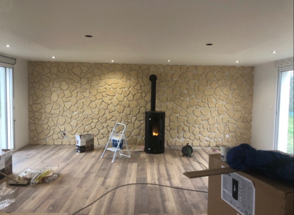 Pose de parement pierre naturelle en intérieur - Condé-en-Normandie