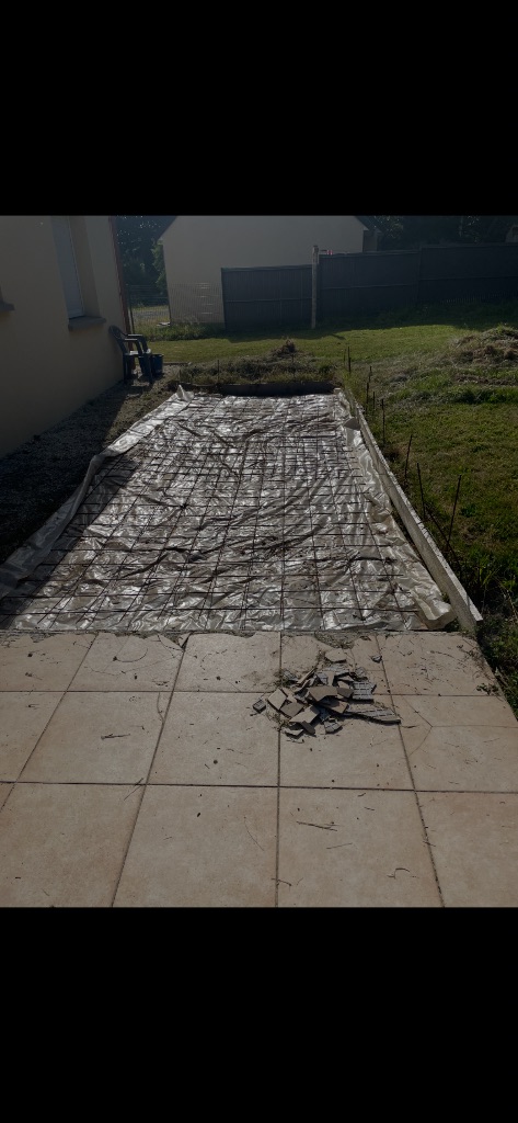 Avant : Coulage d'une dalle béton armée - Tinchebray-Bocage