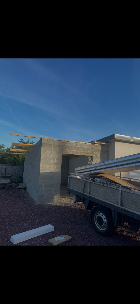 Avant : Rénovation de toiture - Athis-Val de Rouvre