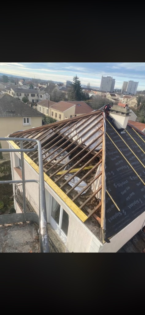 Avant : Rénovation de toiture - Briouze