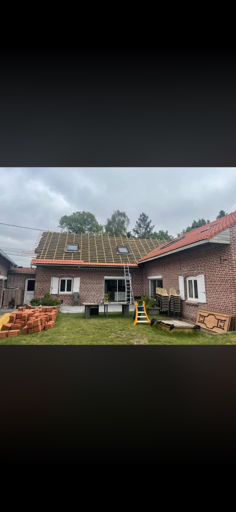 Avant : Rénovation de toiture - Domfront en Poiraie