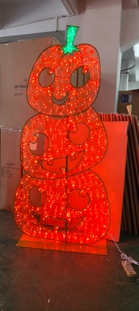 orange lit stacked 2d pumpkins