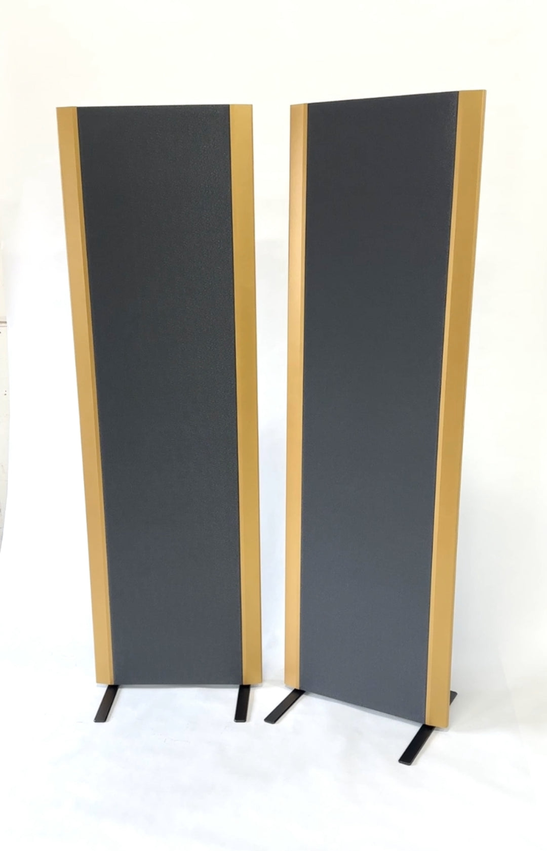 Magnepan 2.7i planar magnetic loudspeaker at LMC Scottsdale