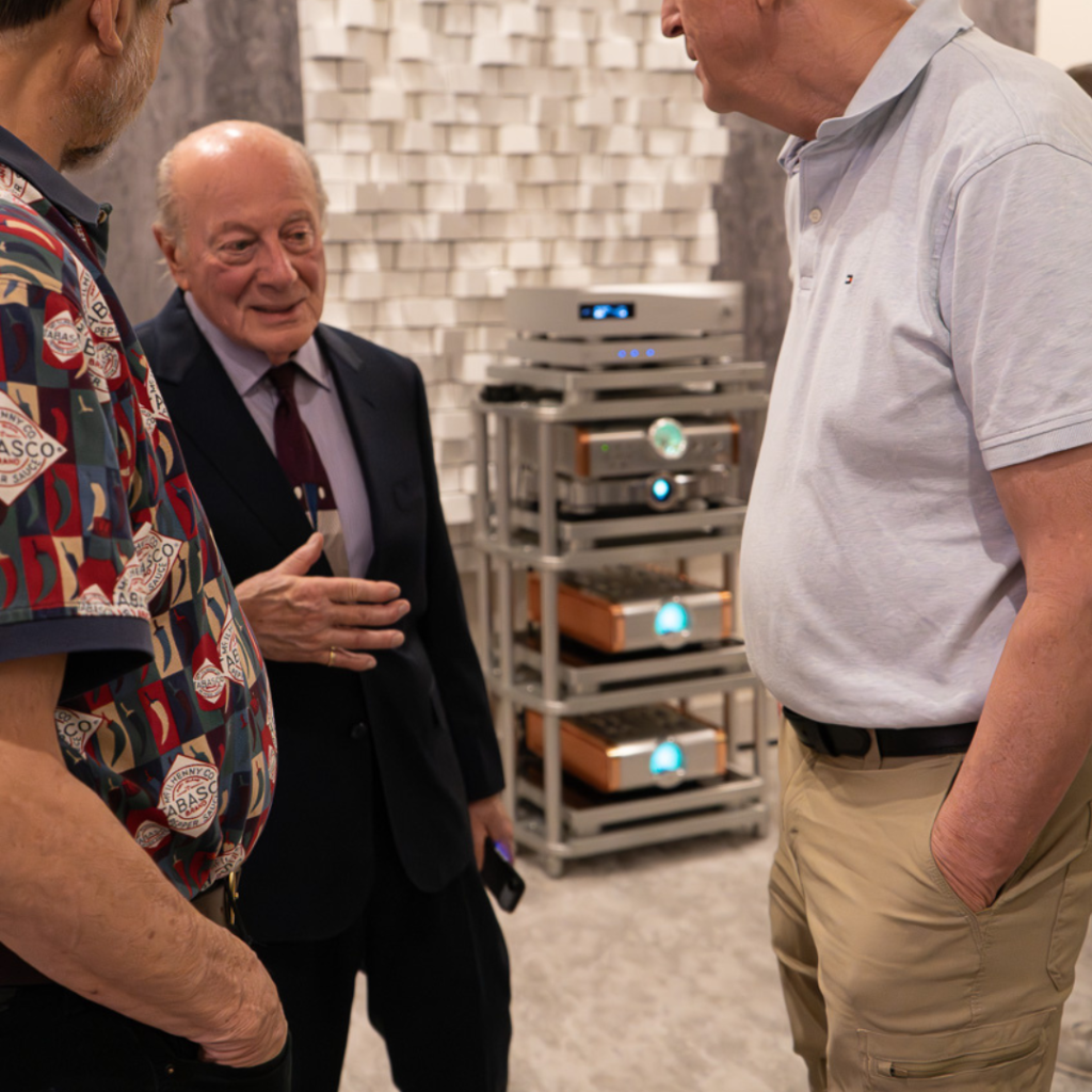 Listening demonstration of the Momentum Z at the LMC debut evening