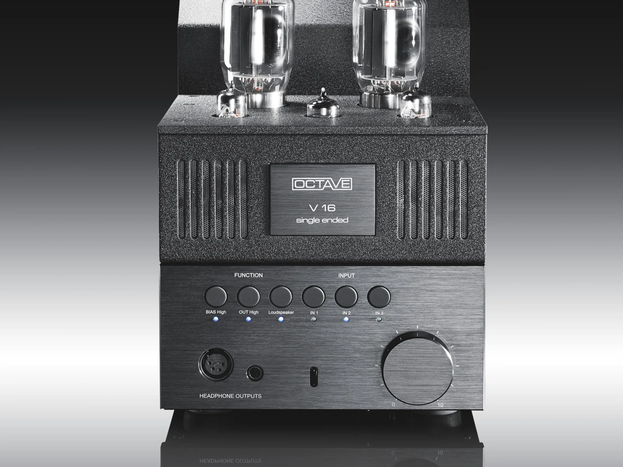 Octave V 16 Single Ended integrated amplifier in black with tubes exposed