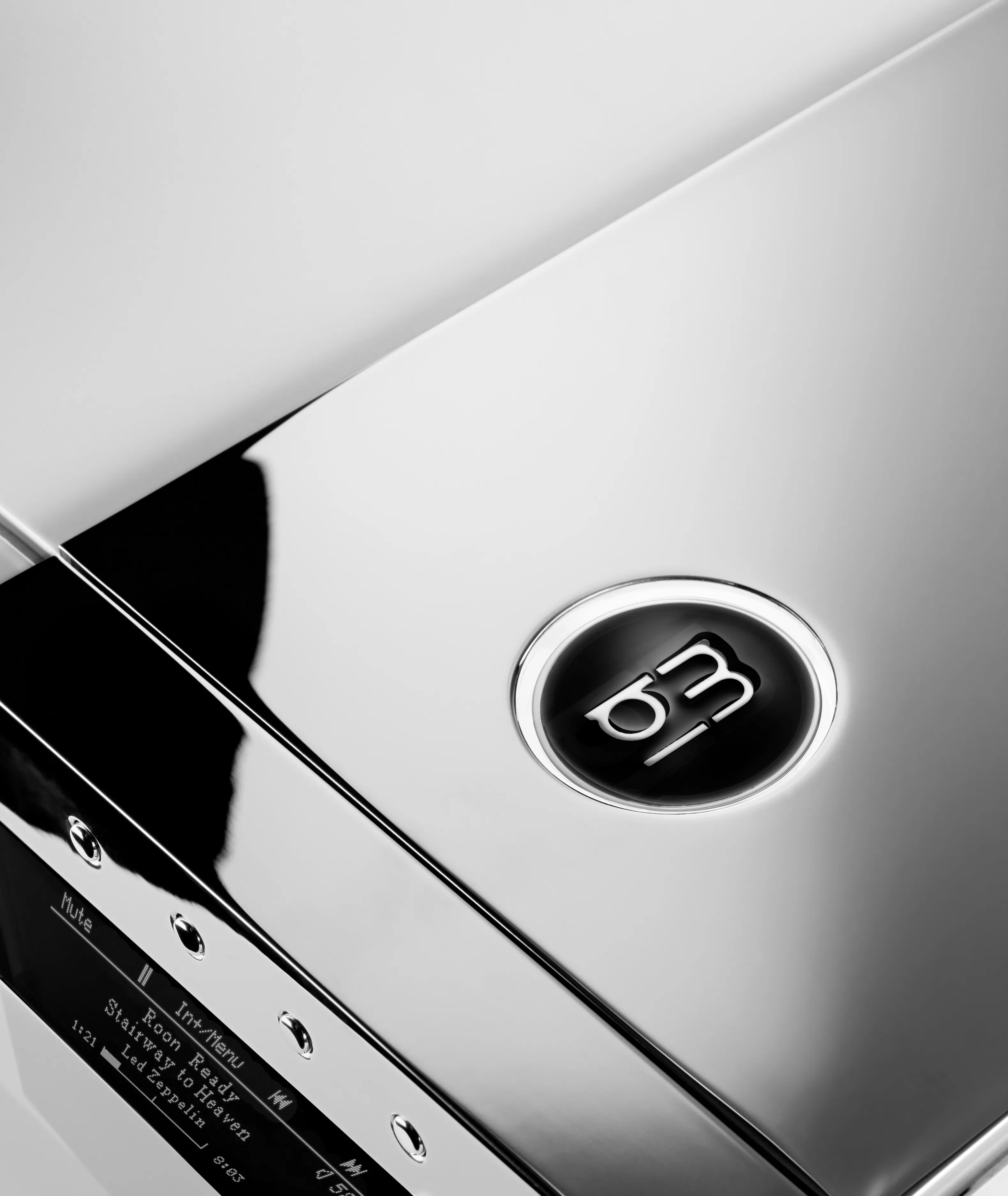 MBL C41 network streaming player, close-up finish detail