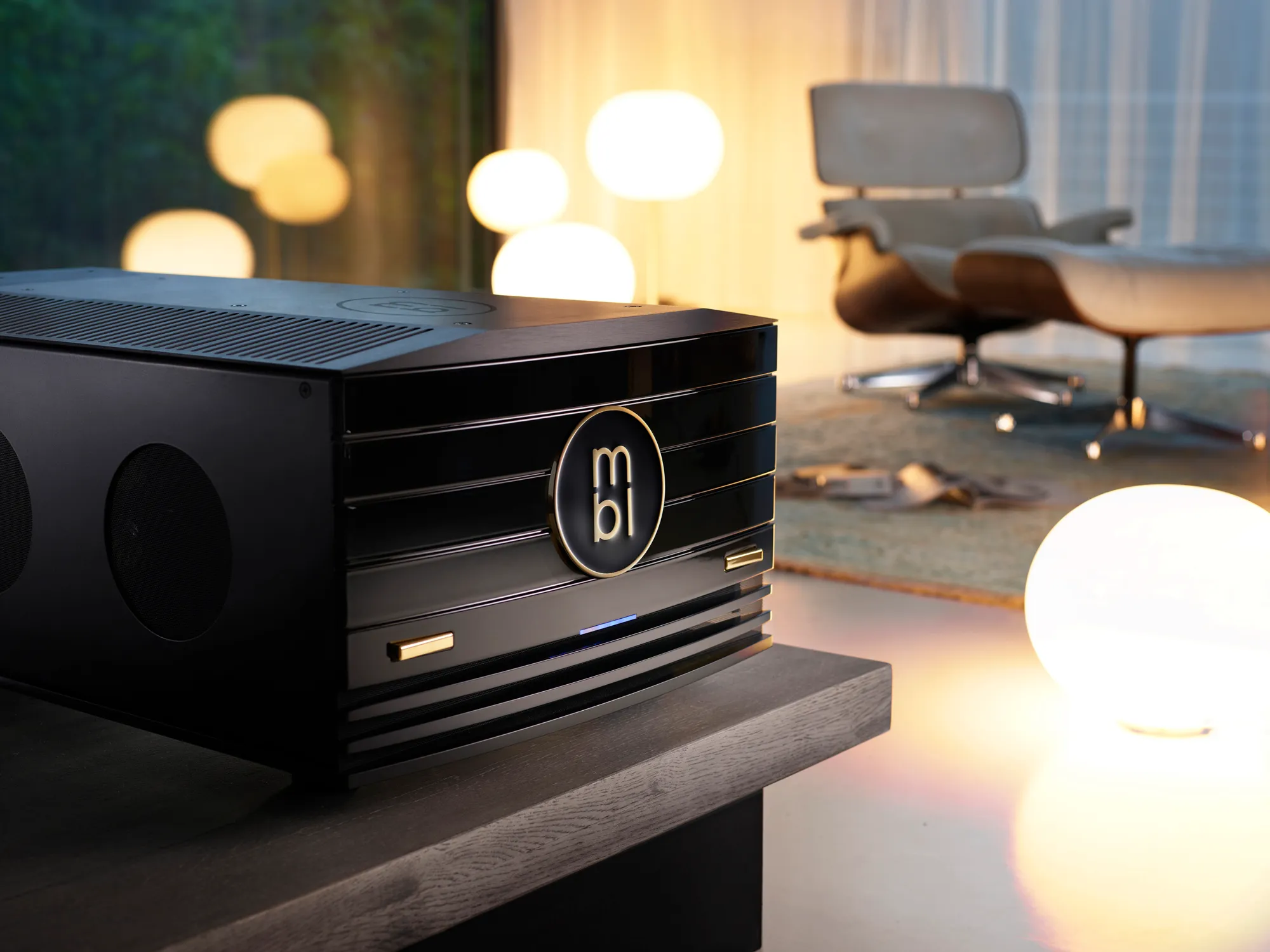 MBL 9008 A reference mono power amplifier in a home listening room