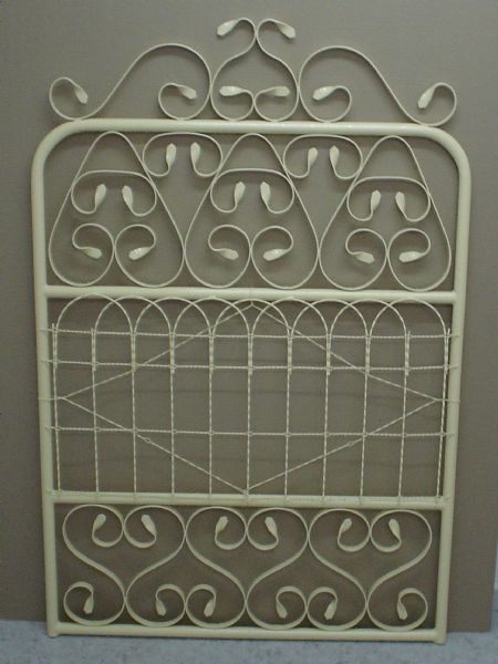 Cambridge style heritage woven-wire pedestrian gate with scrolls