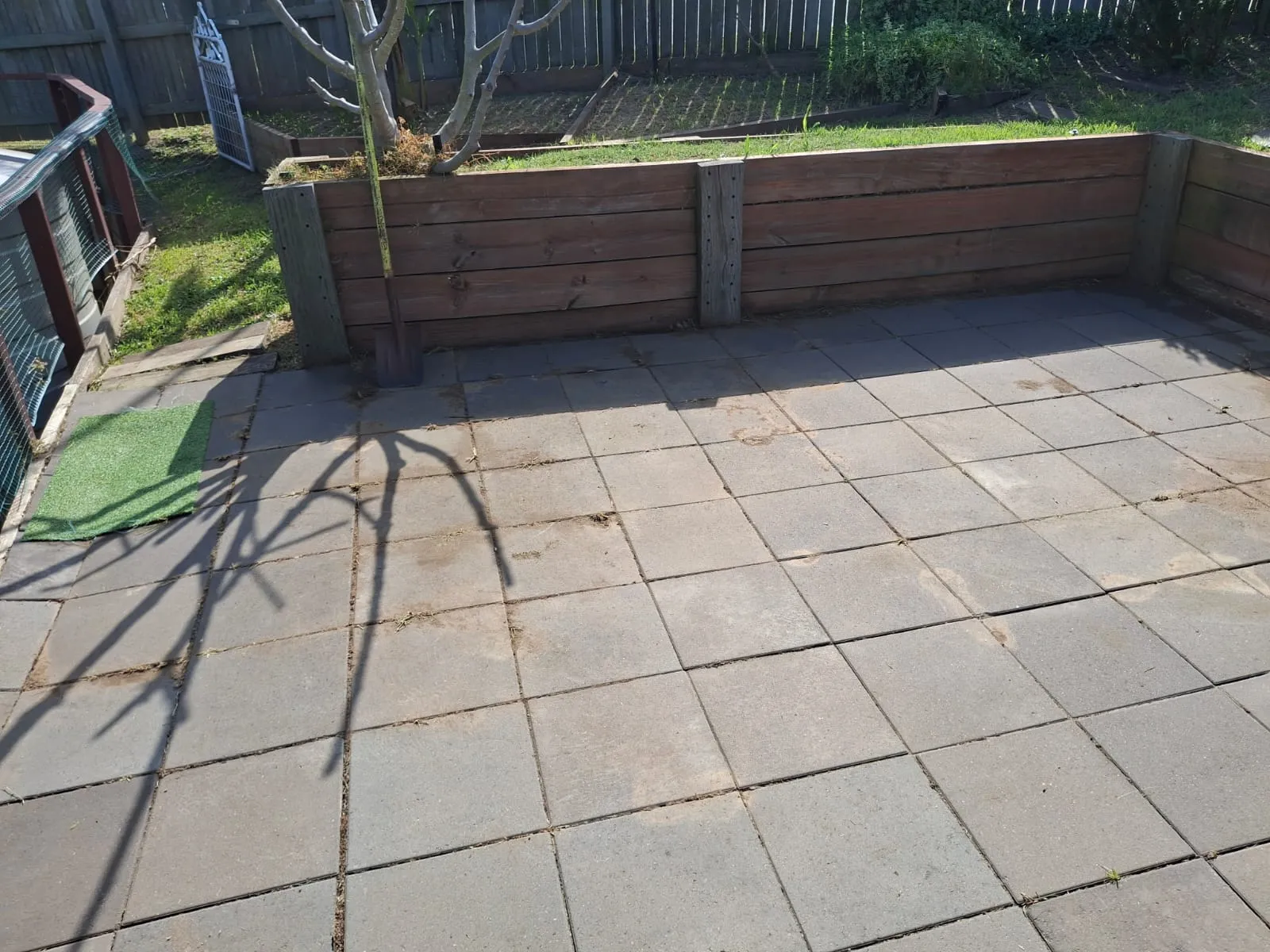 Tidied garden bed after a TopLawn visit