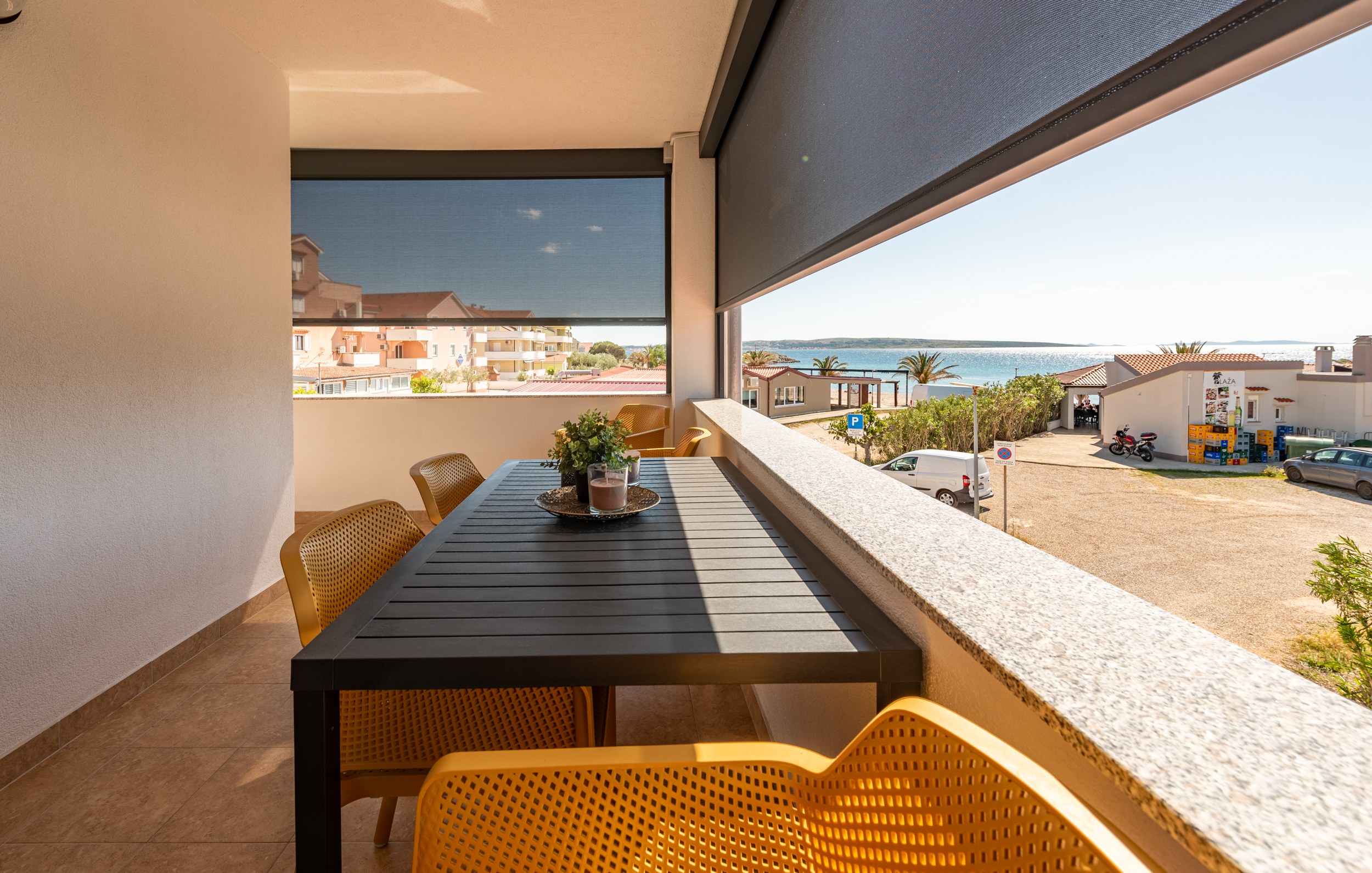 Terrace with sea view over the pines, Apartment Yellow