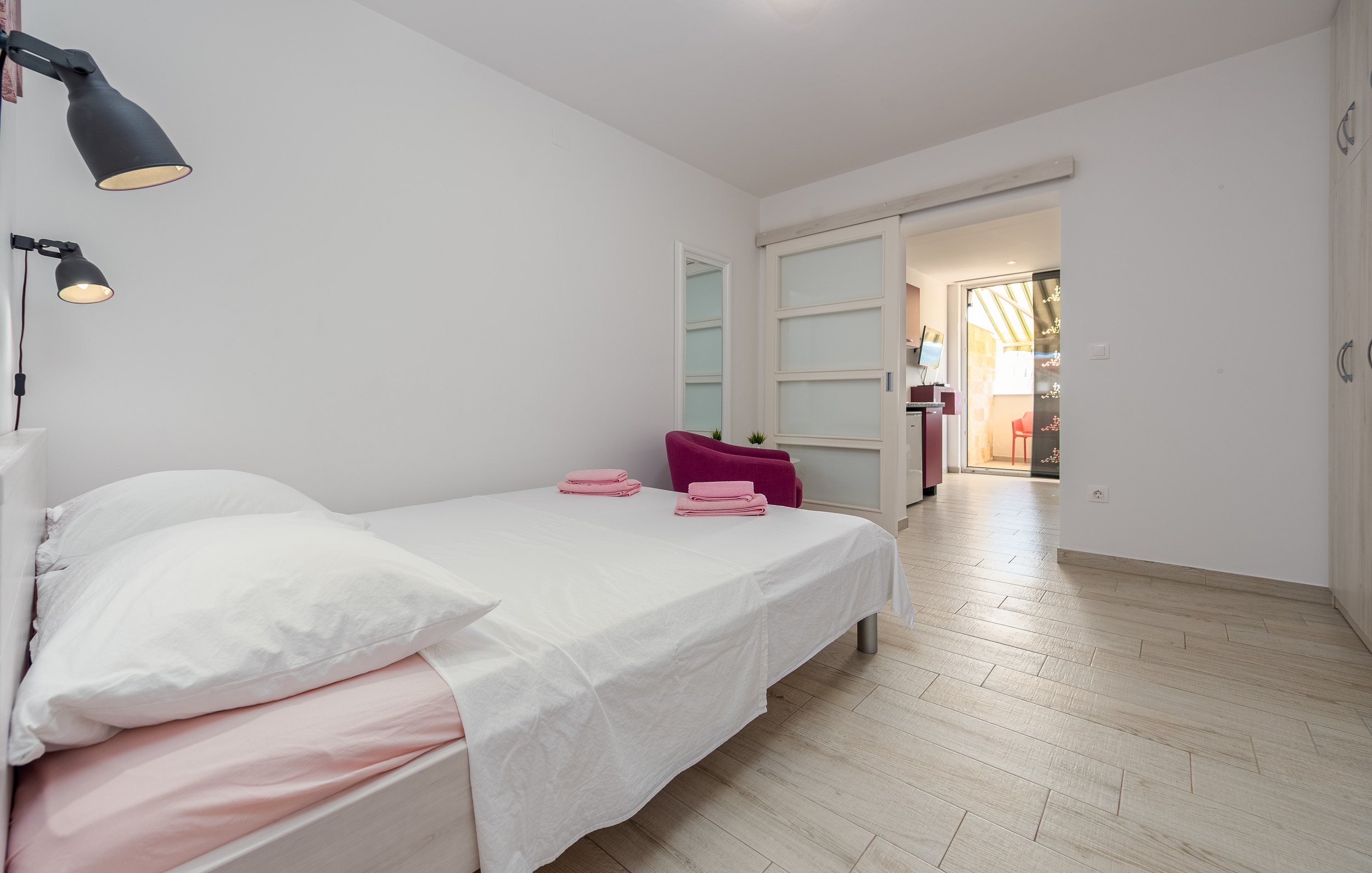 Bedroom with double bed and balcony door, Apartment Yellow