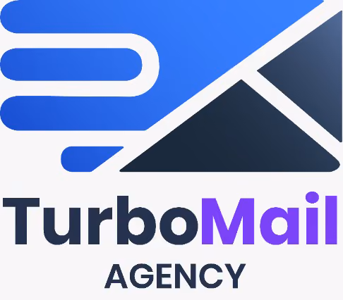 Logo TurboMail Agency cu un design stilizat ce combină o hârtie de corespondență albastră și o plică albastru închis, textul Turbo scris negru și Mail evidențiat în violet.
