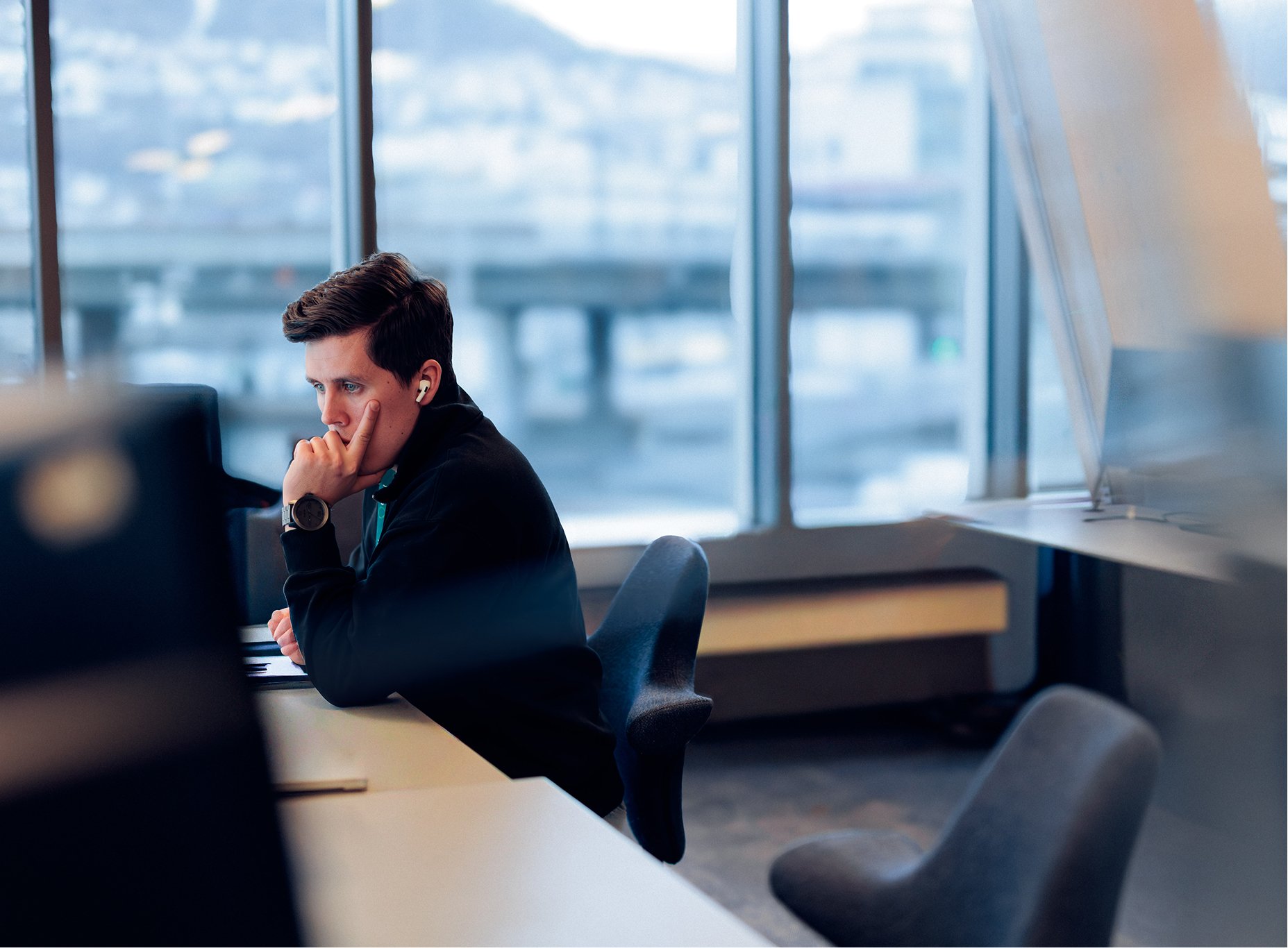 Port operator working focused in Plug Insight.