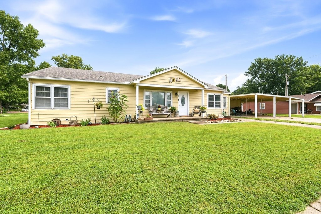 4 Bedrooms. Renovated Kitchen. Arkansas City, Kansas. $135,000.