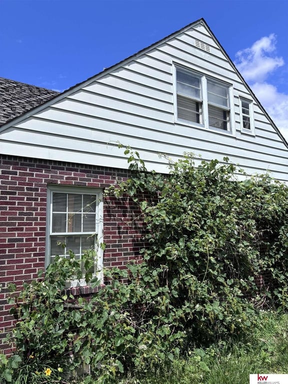 2,633 Sq Ft All-Brick Ranch in Omaha. $100,000.