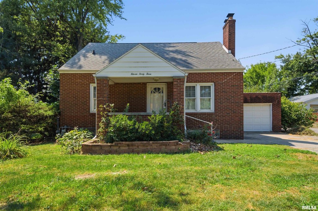 1946 Creve Coeur Brick Home with 26x26 Workshop and Double Lot — $119,000