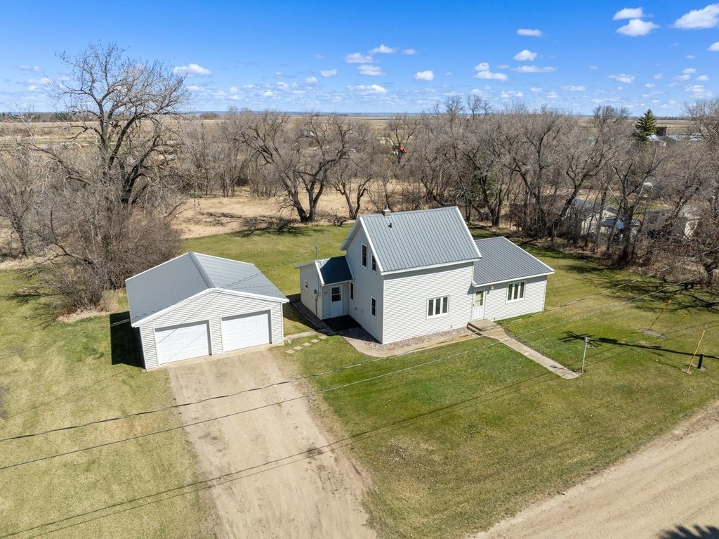 449-davis-st-willow-city-nd photo 3