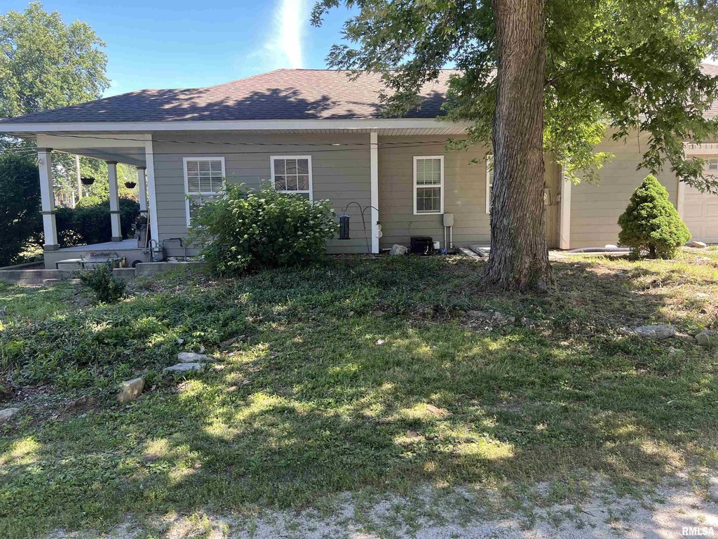 204-s-main-st-winchester-il photo 3