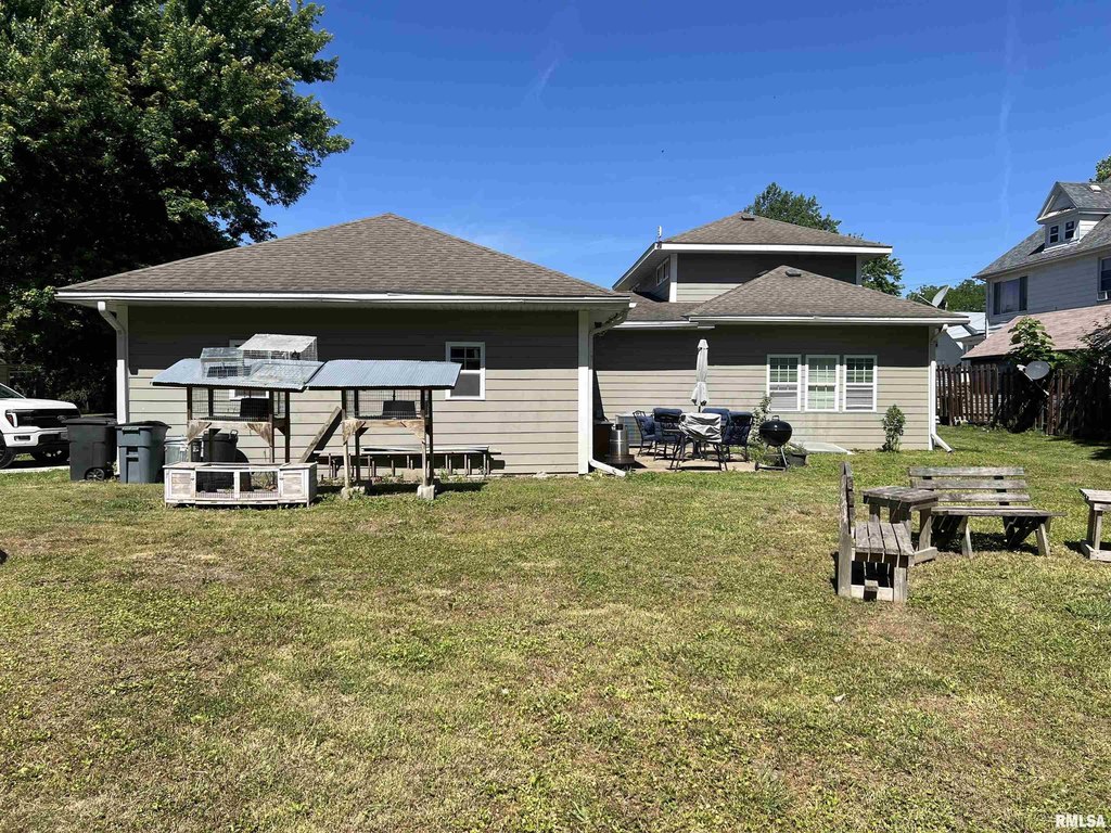 204-s-main-st-winchester-il photo 4