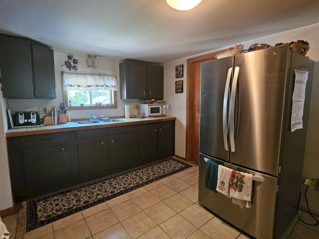 242-preble-ave-madison-me photo 4