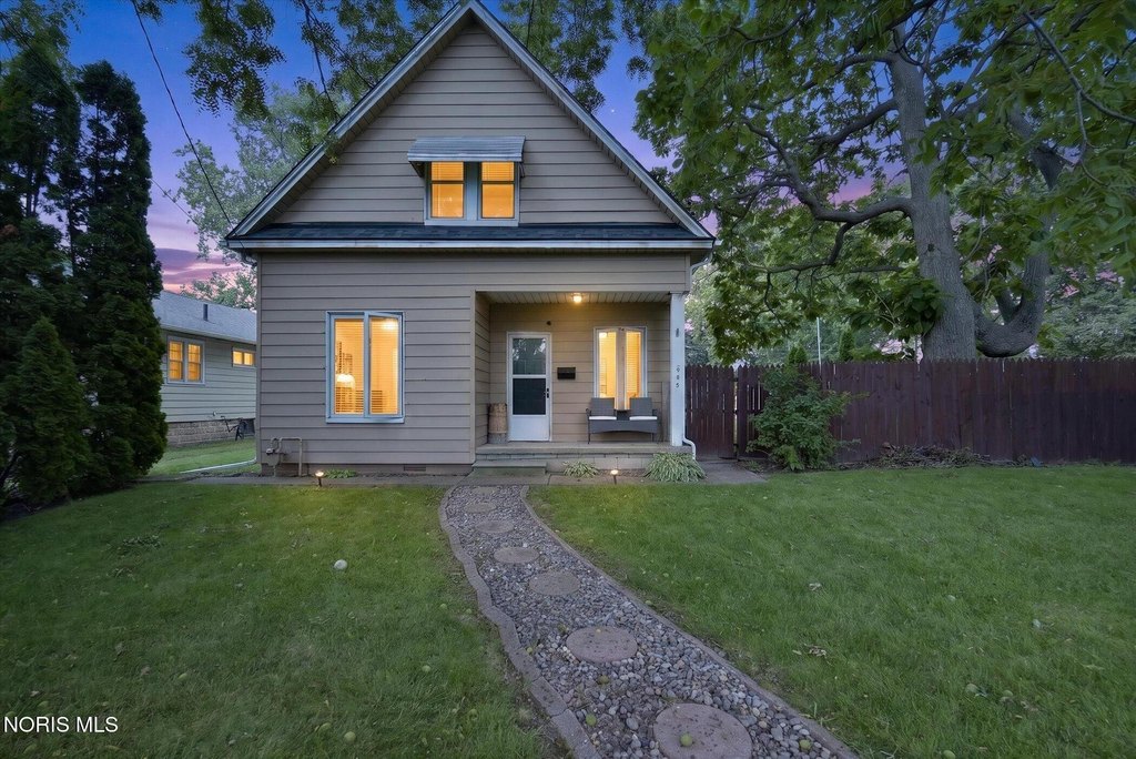 1932 Walbridge Village Home, 4 Bedrooms Under $140K — $139,900