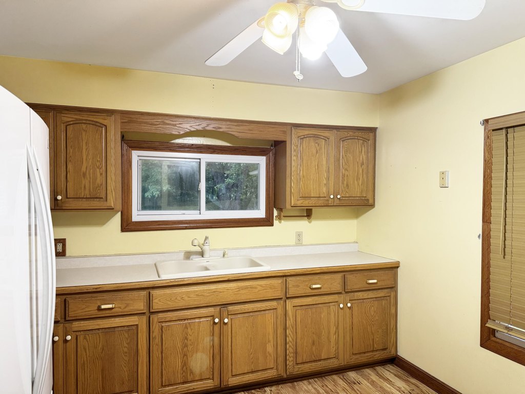 3538-n-lake-park-ave-hobart-in photo 4