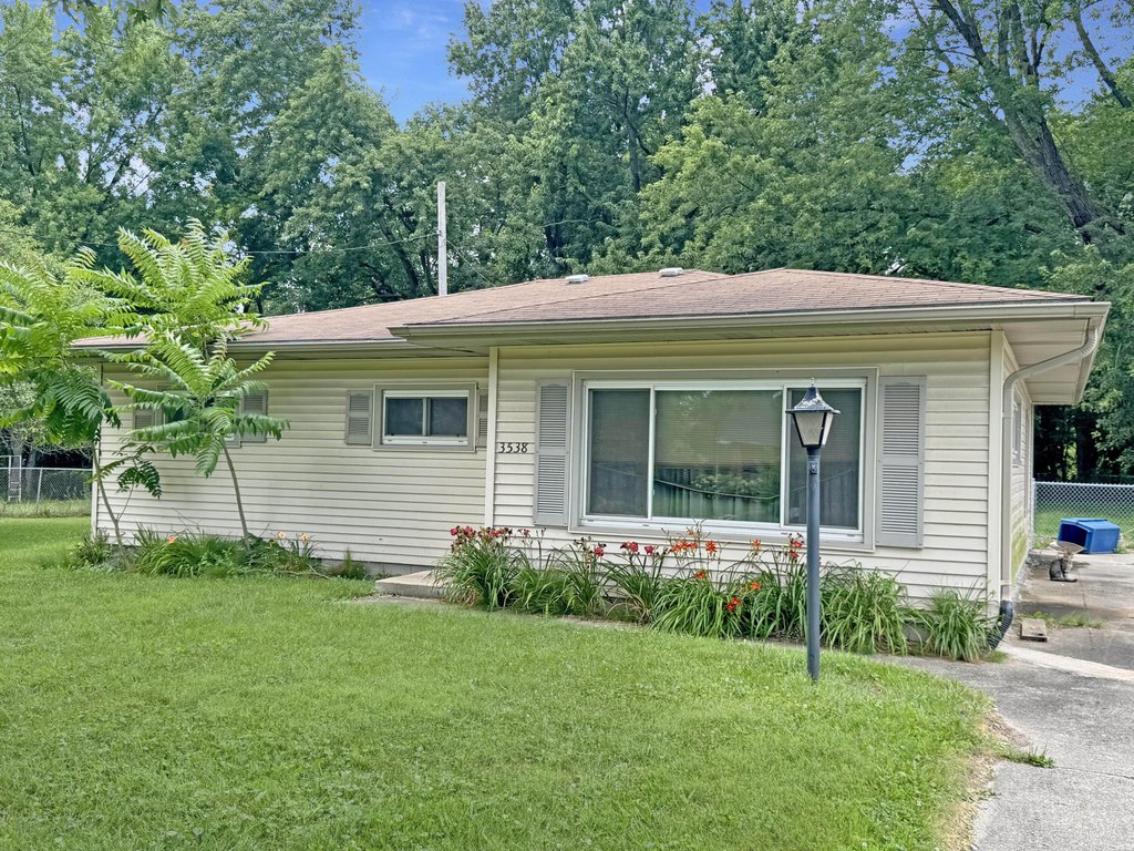 3538-n-lake-park-ave-hobart-in photo 2