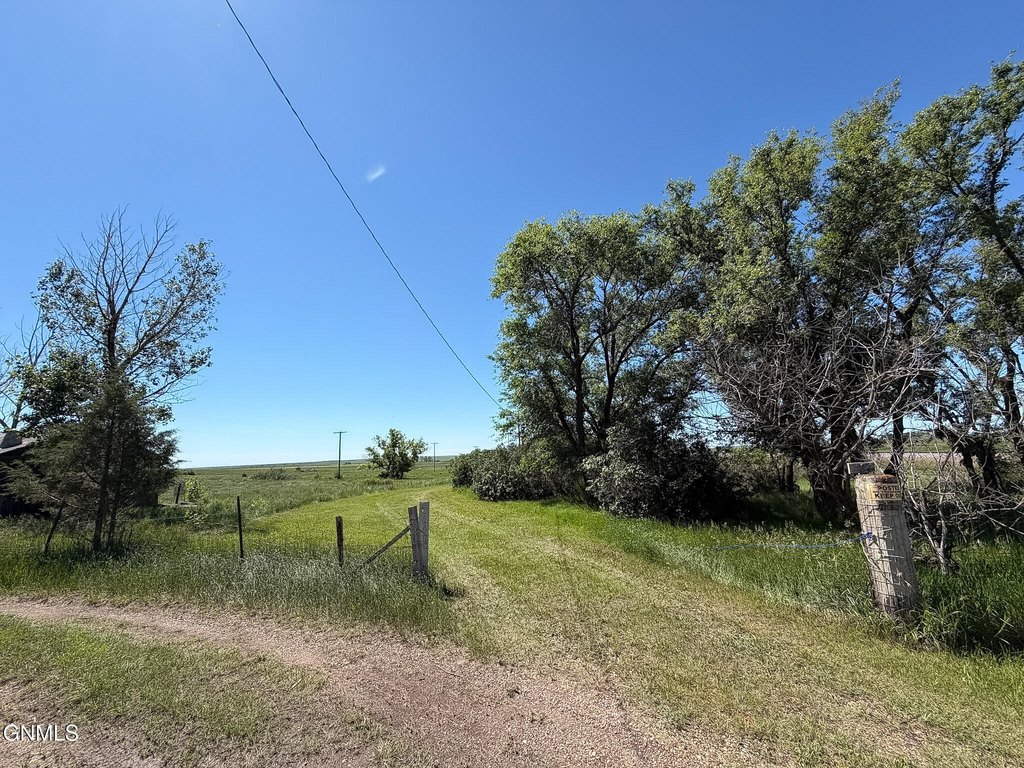 321-railroad-ave-s-medicine-lake-mt photo 2