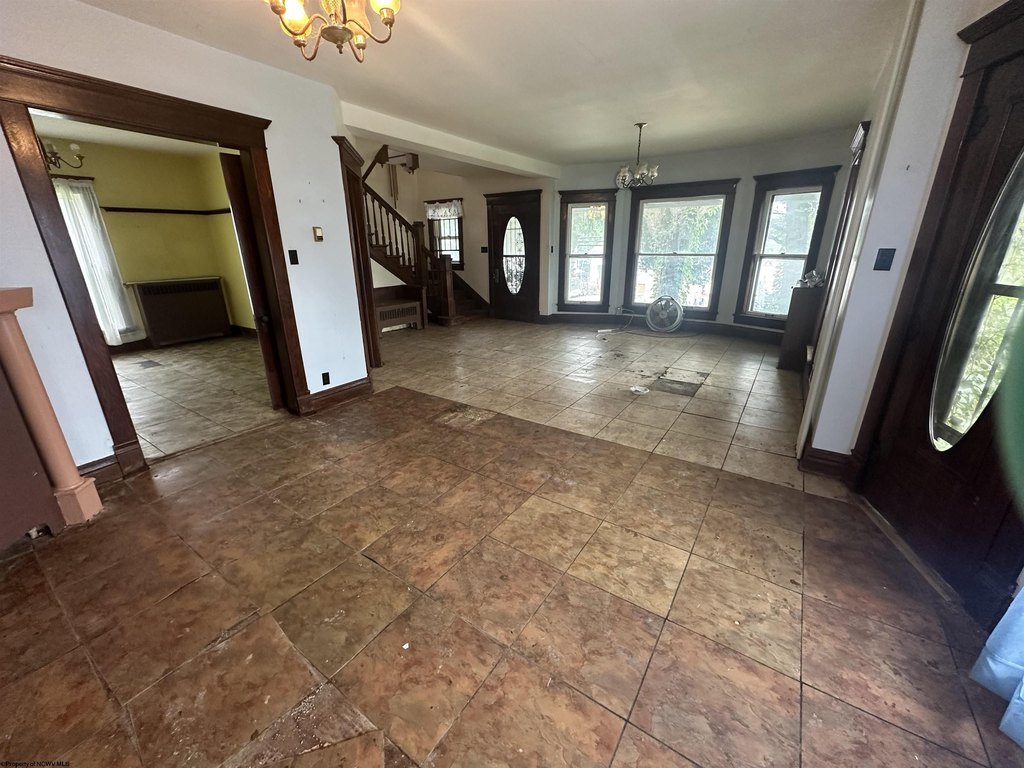 124-e-main-st-kingwood-wv photo 4