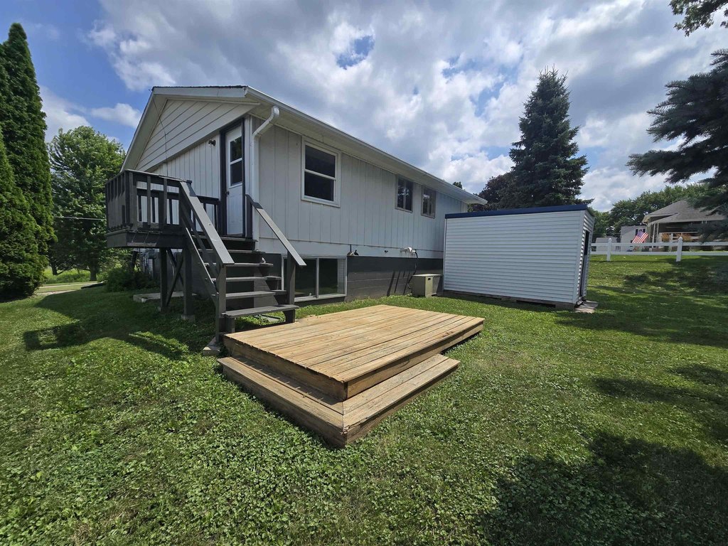 429-n-pine-st-west-union-ia photo 4