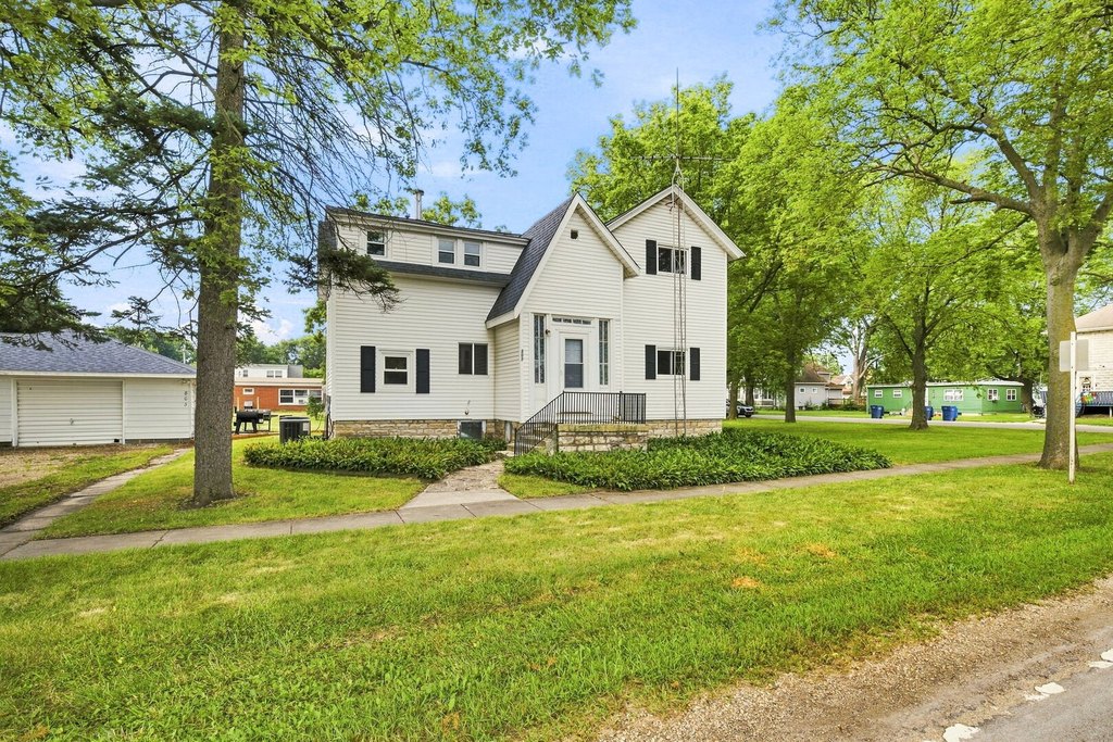 803-north-st-mazon-il photo 3