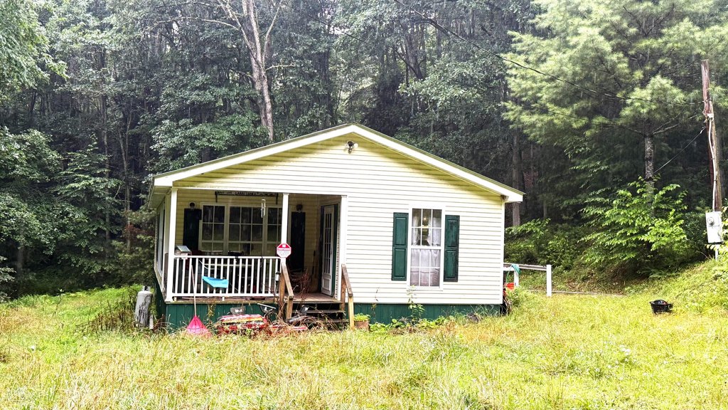 Wood Cookstove, Spring Water, and Wooded Privacy in Pocahontas County — $99,500
