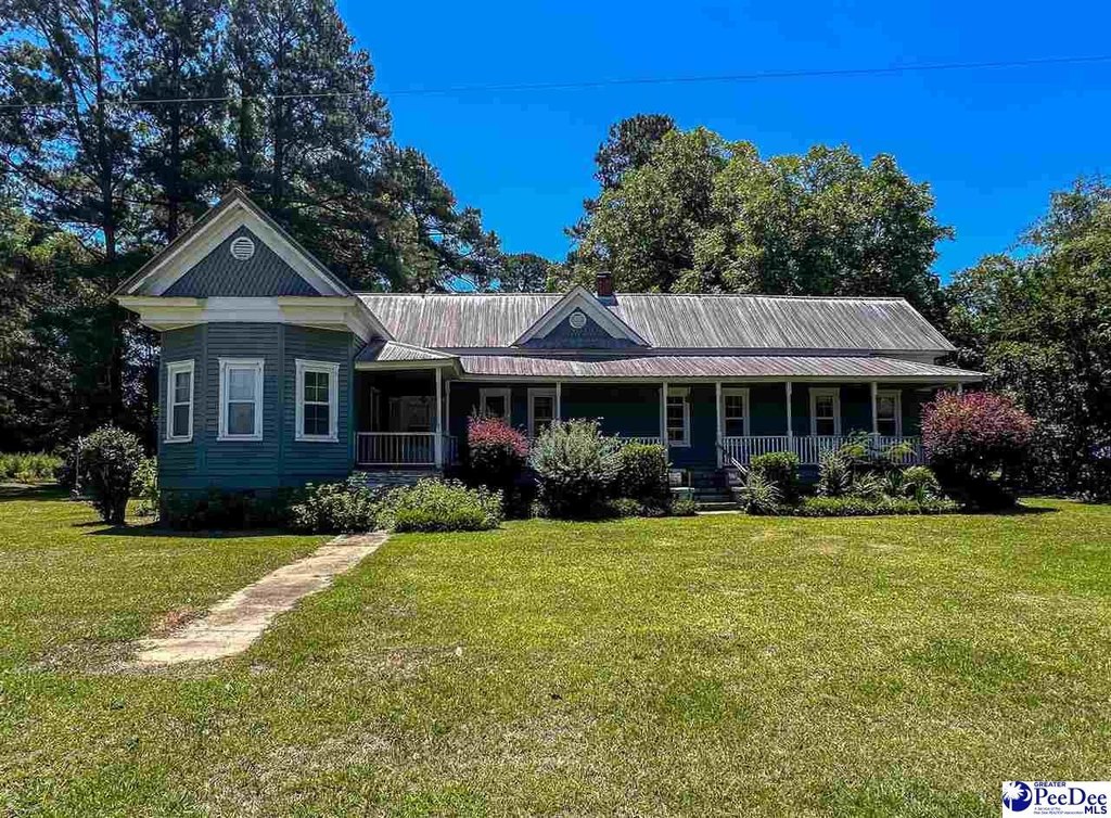 1904 Lake View Farmhouse, Three Fireplaces, 1.12 Acres — $121,600