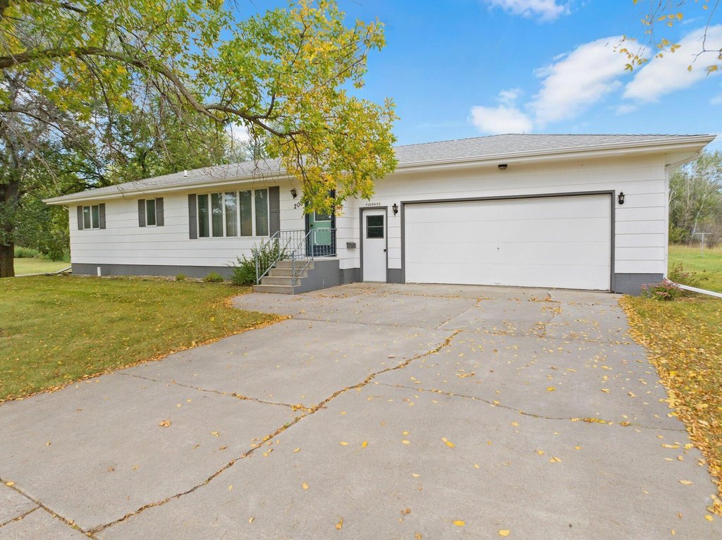 200-e-3rd-st-delmont-sd photo 2