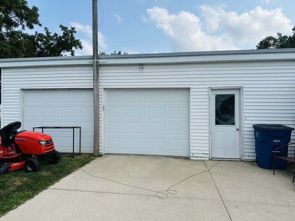 410-n-main-st-cambridge-il photo 4