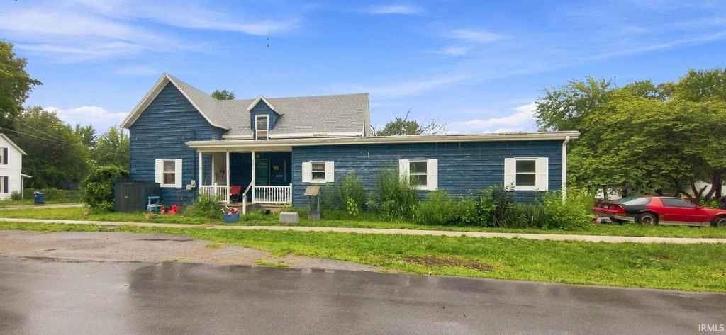301-e-sycamore-st-silver-lake-in photo 2