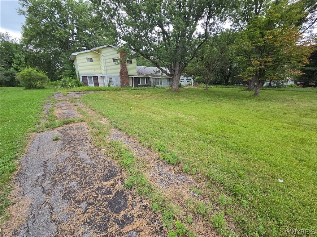 1946 Alden Farmhouse, 3.52 Acres, 3,166 Sq Ft, Needs Work — $129,900