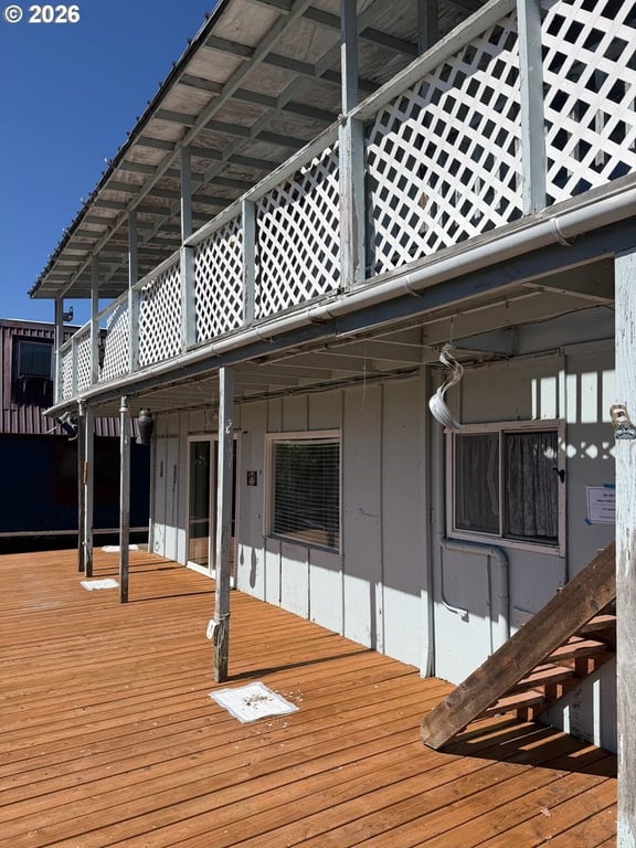 1962 Floating Home at Ridgefield Marina, 1,766 Sq Ft on the Water — $120,000