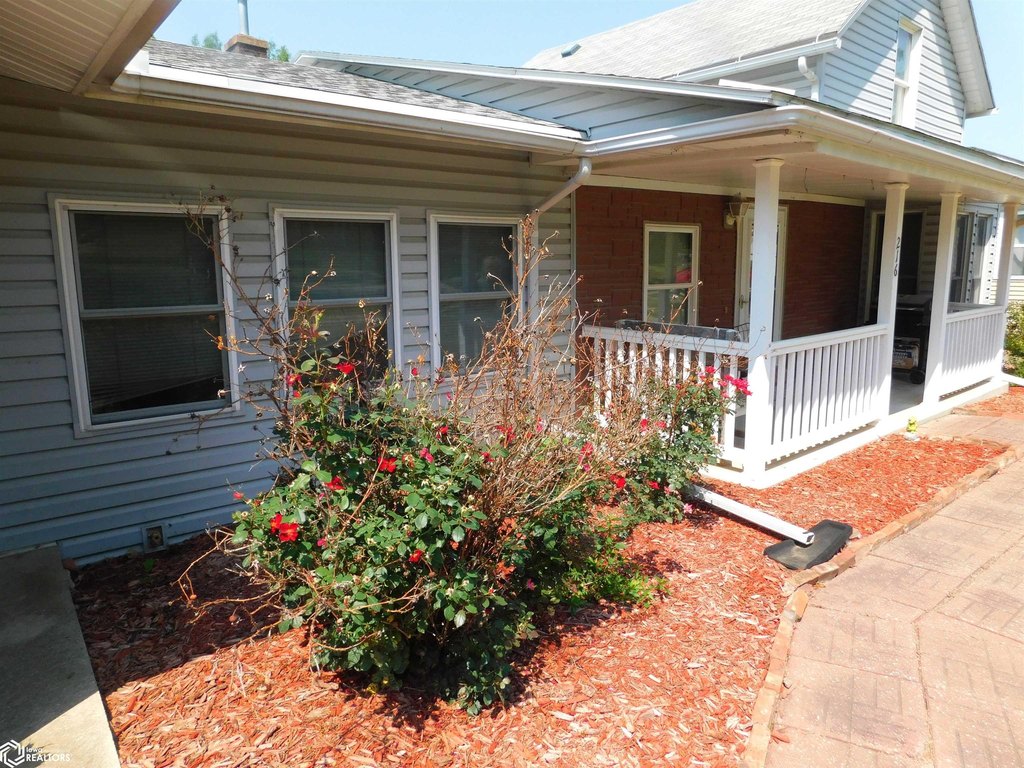 216-main-st-charter-oak-ia photo 3