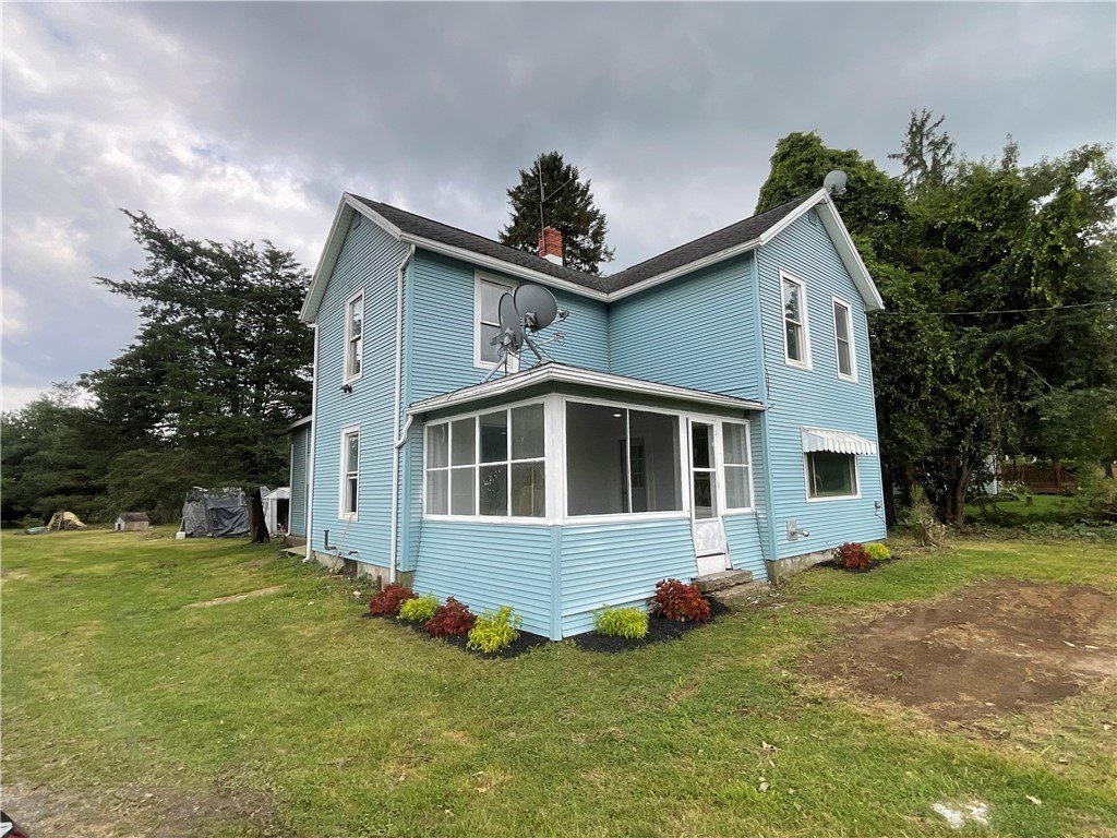 1890 Rushford Farmhouse, Two Porches, 2030 Sqft — $149,900