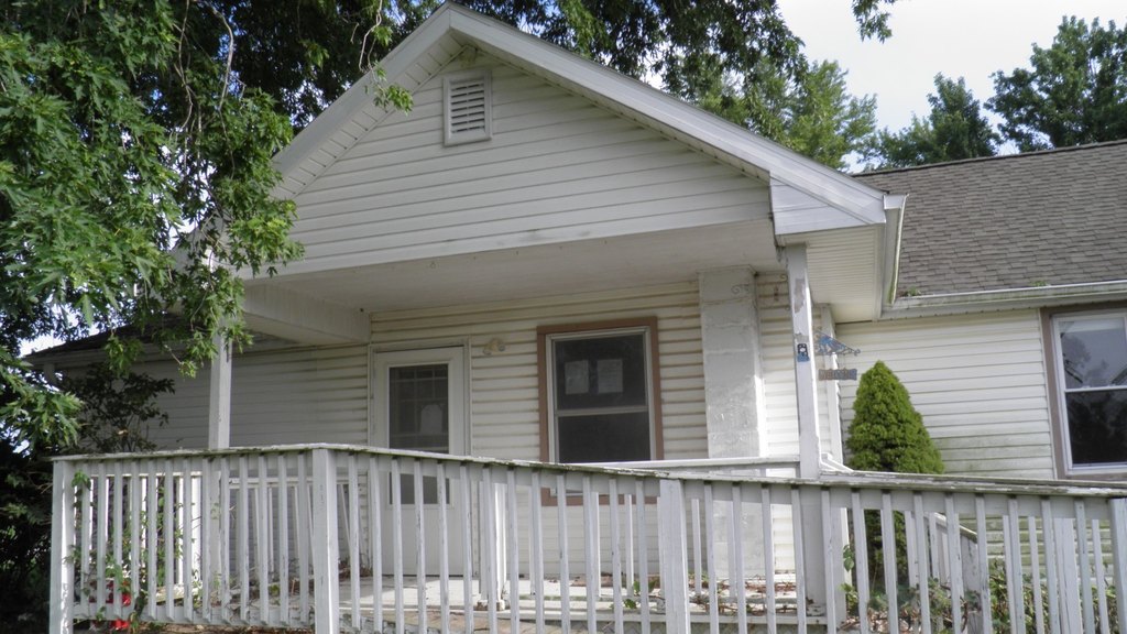 Aledo Ranch with 3-Car Garage on Three-Quarter Acre — $95,000