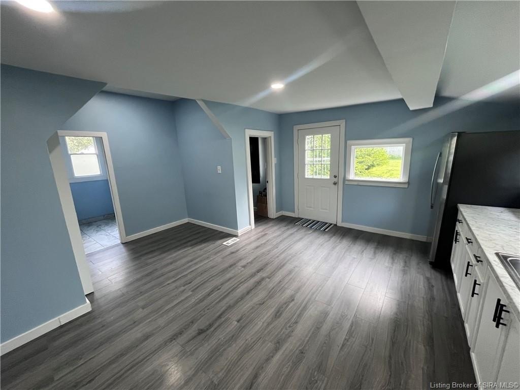 10486-ne-front-st-dupont-in photo 4