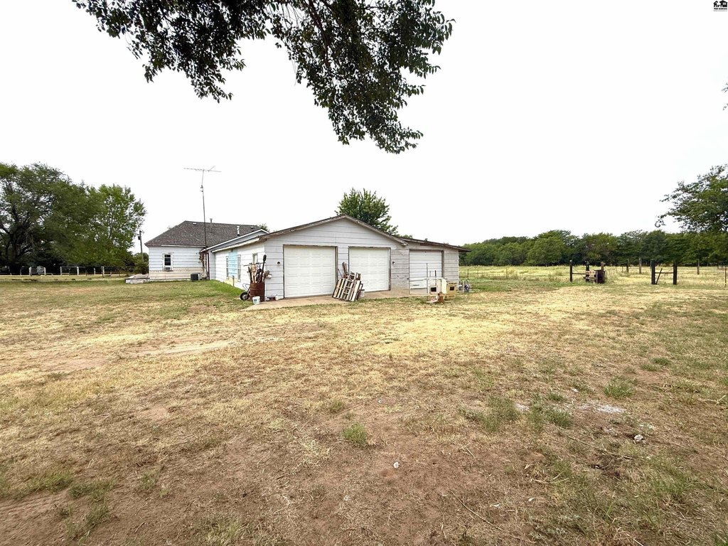1006-nw-70-rd-attica-ks photo 3