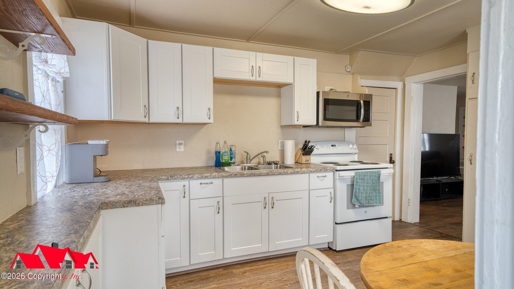 629-willow-st-upton-wy photo 3