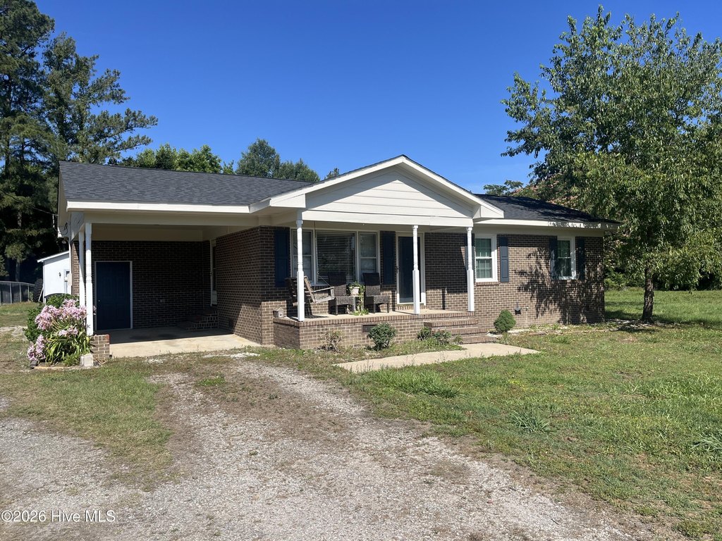 Two Wired Workshops, 1.5 Acres, New Roof in Hobgood — $150,000