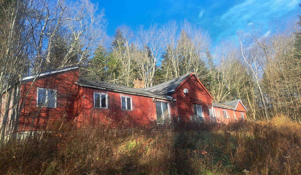 1969 Vermont Post-and-Beam, 2,710 Sq Ft, Needs Full Rehab — $149,000