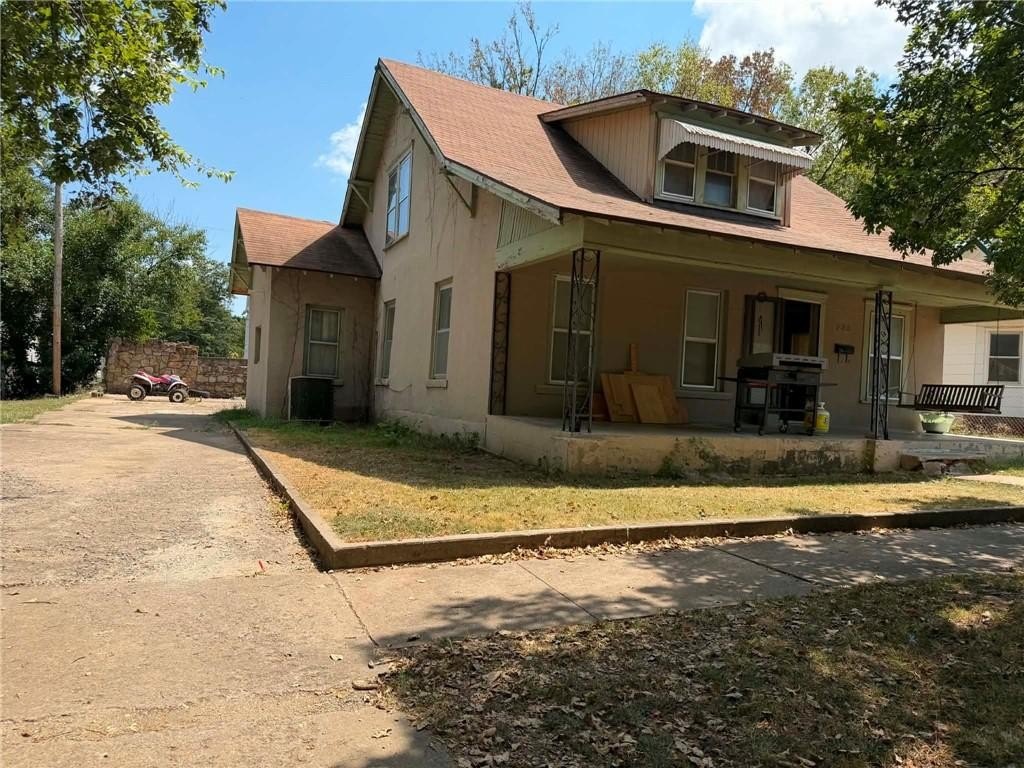 1915 Fort Scott Home, Hardwoods, Knotty Pine, 2,014 Sq Ft — $53,900