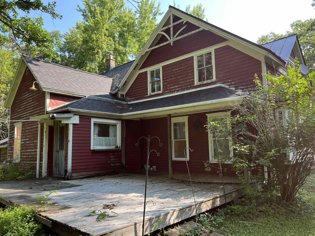 825-ballard-st-waupaca-wi photo 3