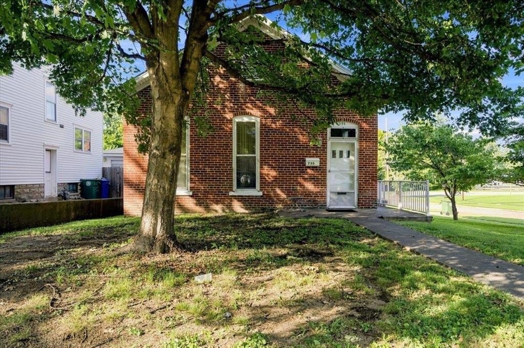 1900 Henderson Victorian Steps from Downtown — $141,000